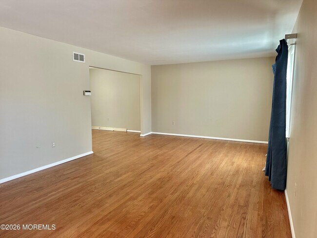 Foto del edificio - 382 W Park Ave