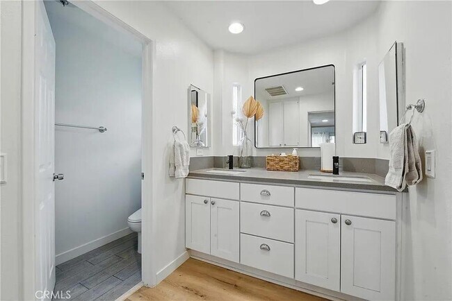 Foto del edificio - 14861 Mulberry Dr