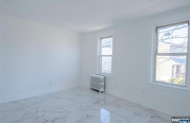 Building Photo - 254 Hudson Pl