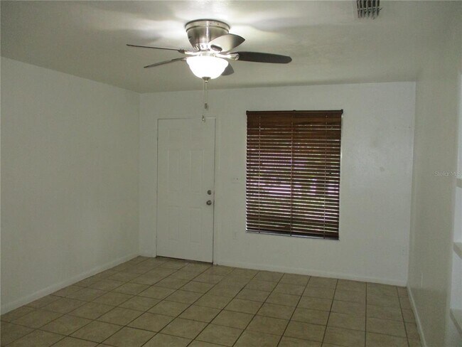 Foto del edificio - 1048 SW 6th Dr