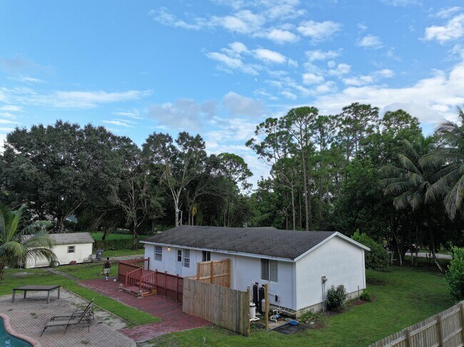 Building Photo - 13837-13858 58th Ct N