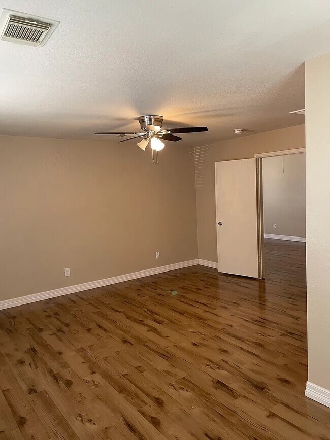 Foto del edificio - 18211 Temple Hill Ln