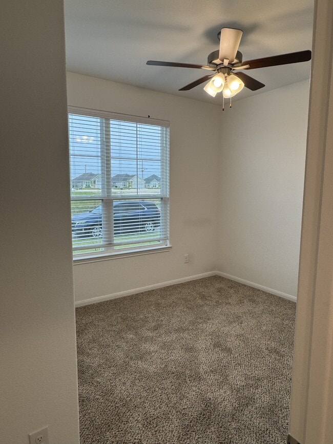 Building Photo - 8018 Timber Holw Ln