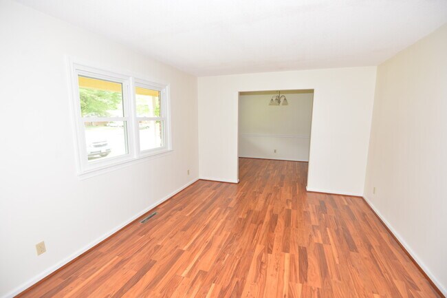 Foto del edificio - 6101 Tradewinds Ct