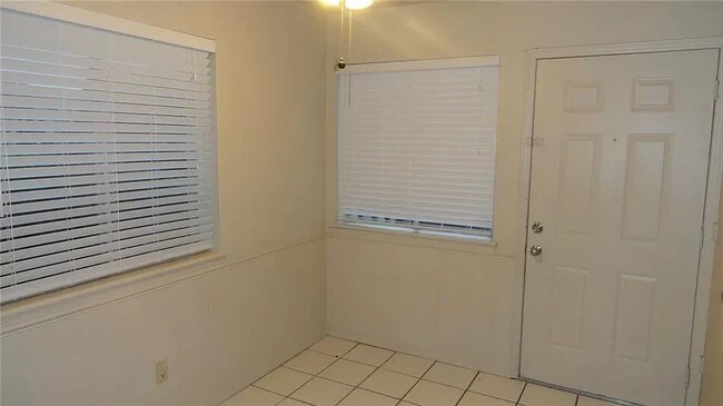 Building Photo - 1423 Bill Carrol Dr