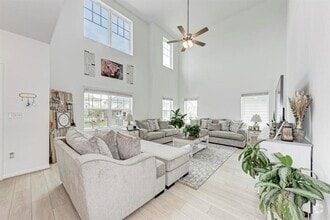 Building Photo - 411 Ravens Crst Dr