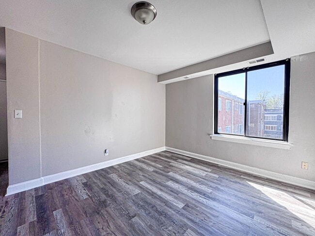 Foto del edificio - 4630 Hillside Rd SE