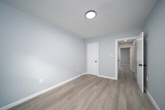 Building Photo - 3120 Stonewall St
