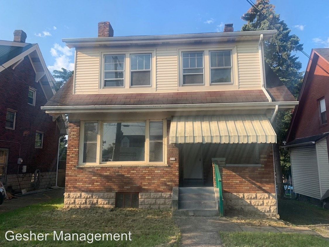 4 br, 1.5 bath House 3230 Willet Rd House Rental in Brentwood, PA