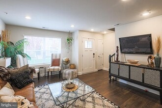 Building Photo - 7104 Druce Way