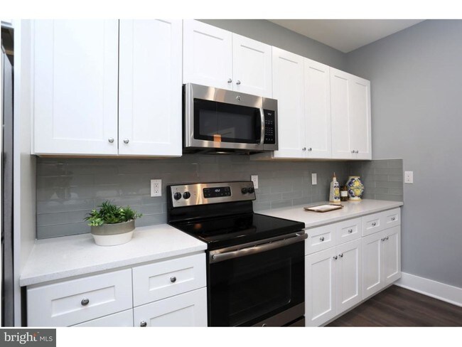 Building Photo - 3925 Haverford Ave