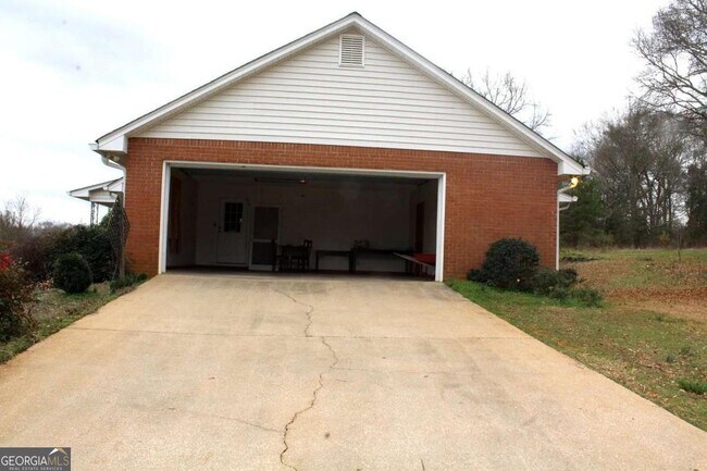 Building Photo - 2300 Colham Ferry Rd
