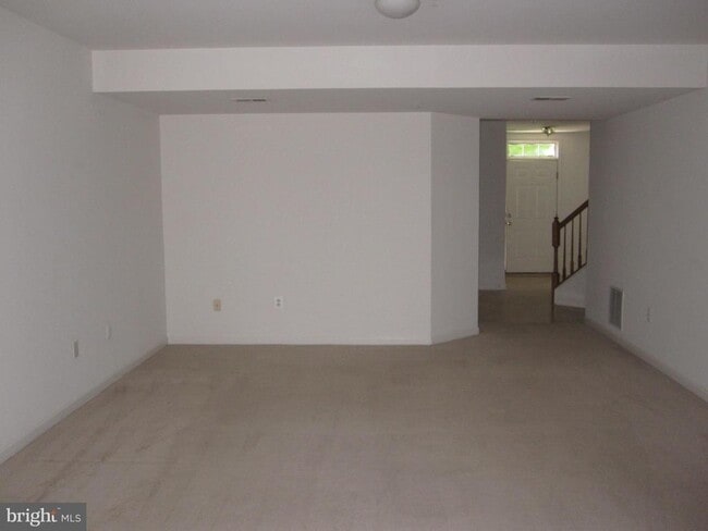 Building Photo - 2106 Harrow Dr