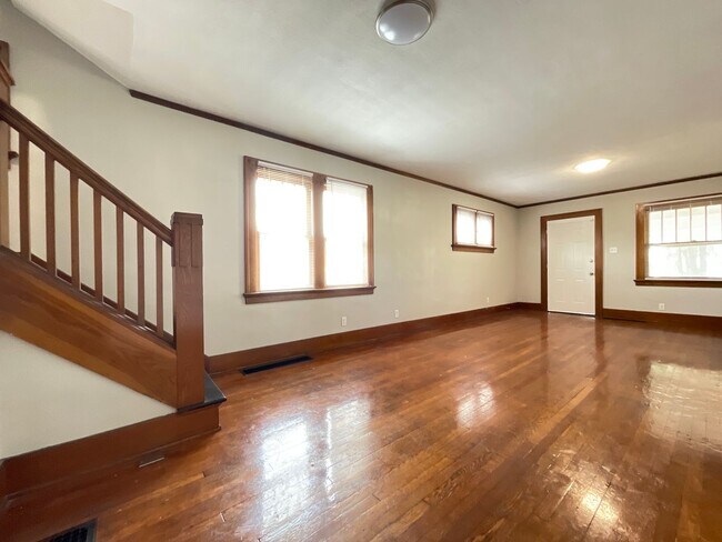 Foto del edificio - 2409-2411 N Main St.