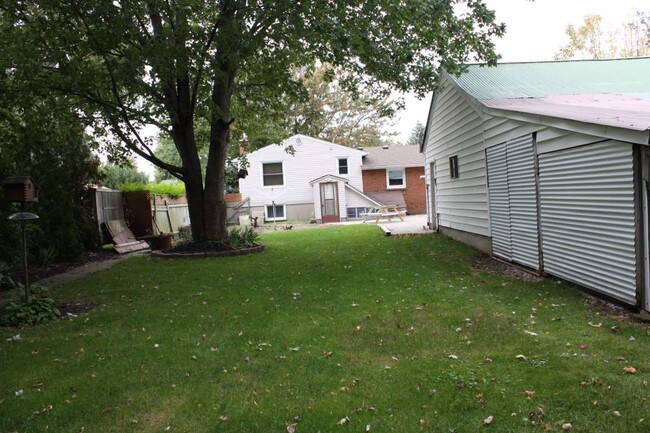 Building Photo - 374 Albert St