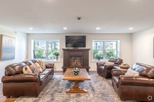 Community Room - Living Room - Edgerton Manor