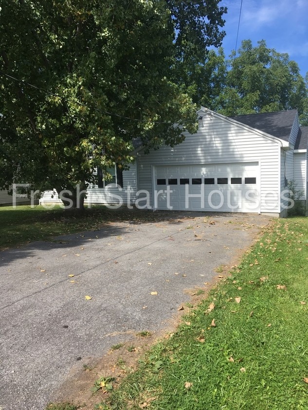 Primary Photo - Pristine 3 bedroom, 2 full bath home