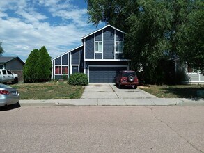 Building Photo - 713 Autumn Pl