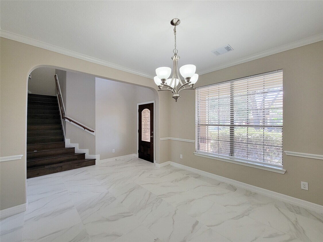 Foto principal - 11130 Celano Dr