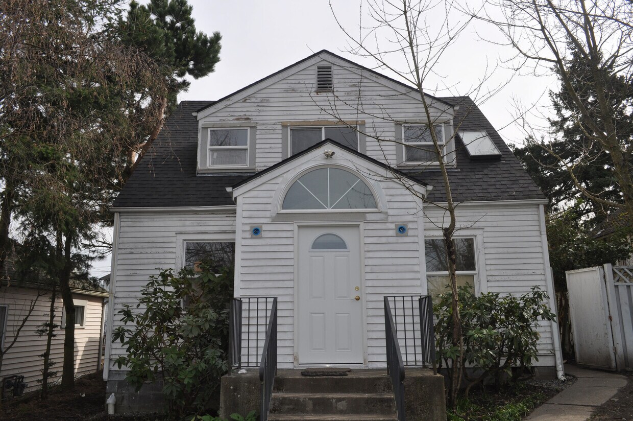 Primary Photo - 1324 Ellis 6Bd/2Ba $4630 SEPTEMBER