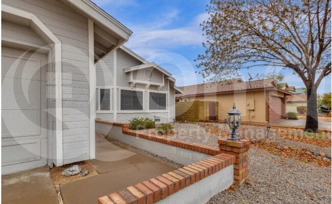 Building Photo - 4026 W Avenida Del Sol