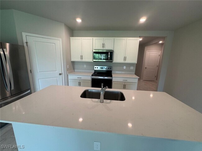 Foto del edificio - 5015 Montrose Ln