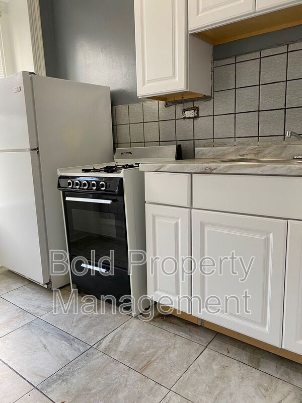 Primary Photo - 219 N 9th St
