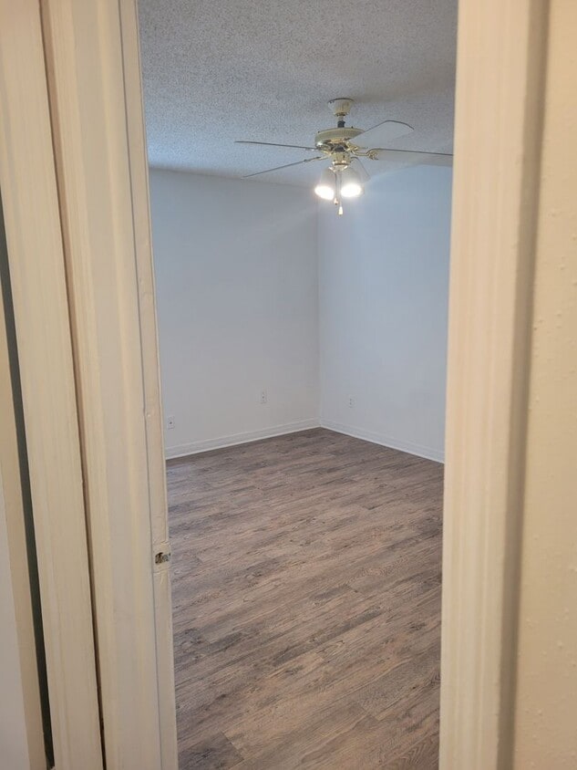 Foto principal - Two bedroom condo
