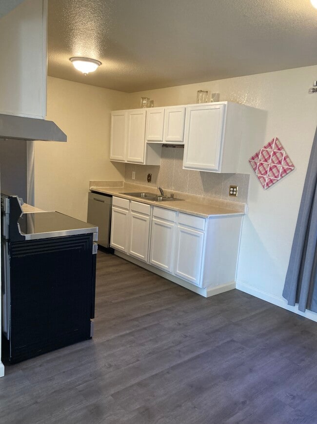 Foto del edificio - 106 E 6th St