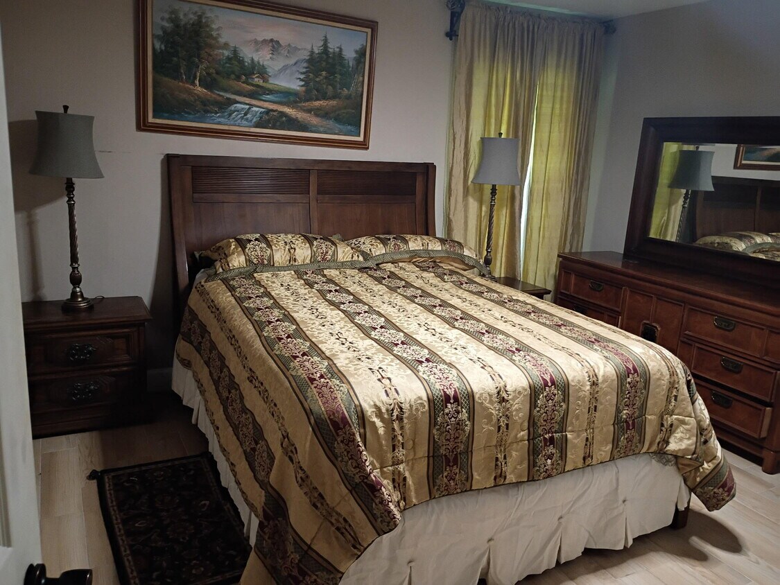 Primary Photo - 116 SW Ridgecrest Dr