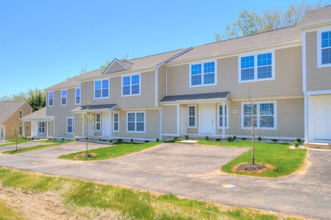 Building Photo - Available for the 2026-2027 lease term.