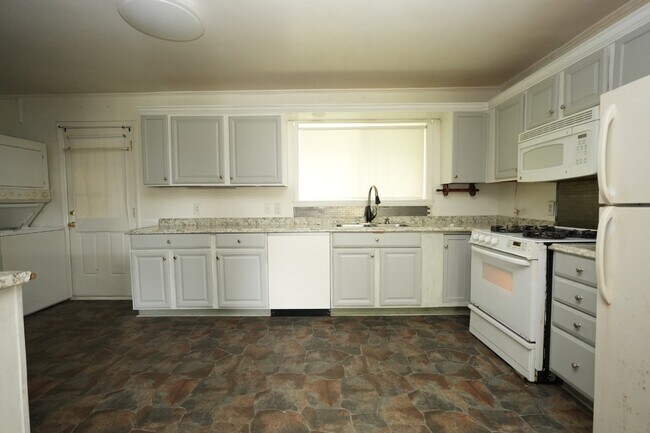 Foto del edificio - 2912 Cedarhurst Dr