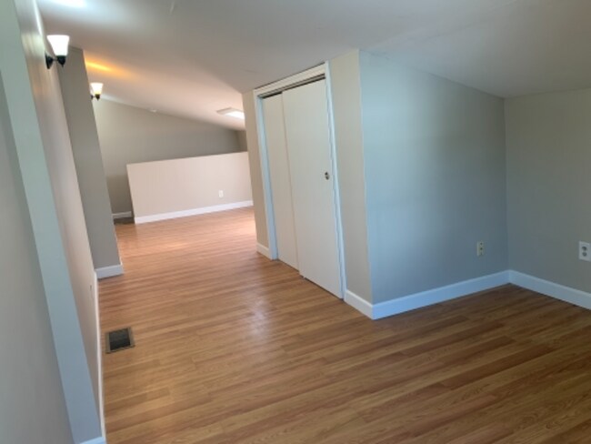 Foto del edificio - 328 E 9th St