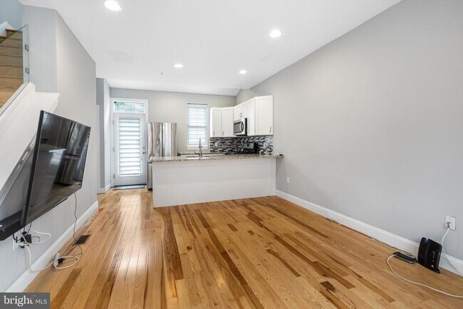 Foto del edificio - 724 E Thompson St
