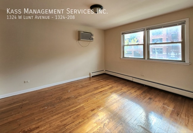 Building Photo - 1322 W Lunt Ave