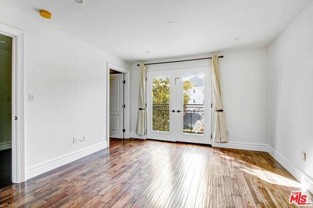 Foto del edificio - 1096 S Bedford Dr