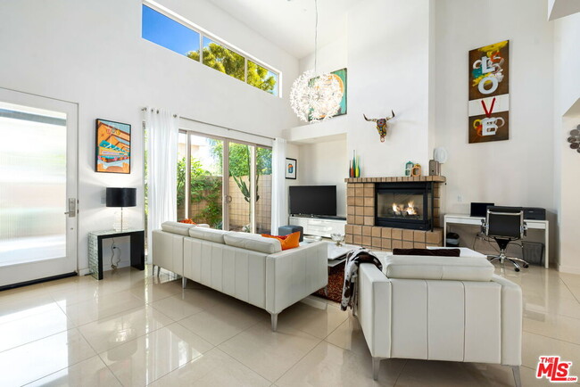 Foto del edificio - 906 Oceo Cir S