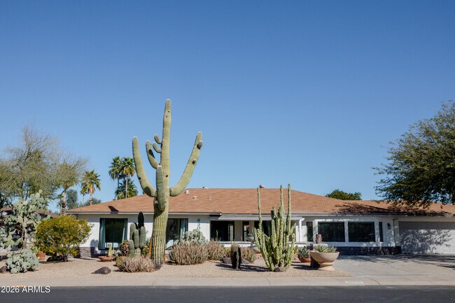 Foto del edificio - 6302 E Winchcomb Dr