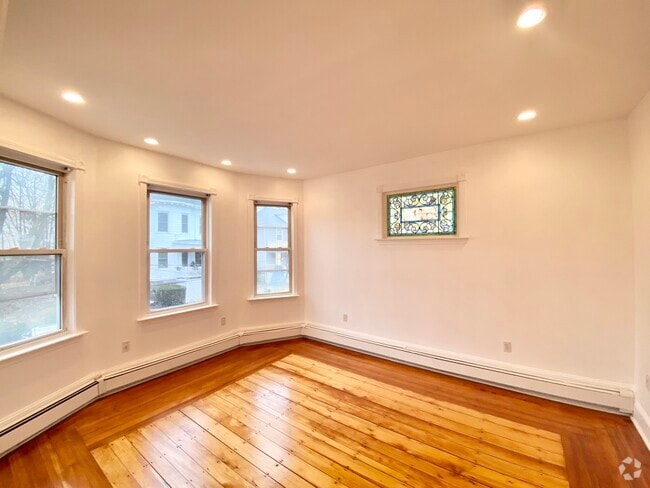 Building Photo - 20 Imrie Rd