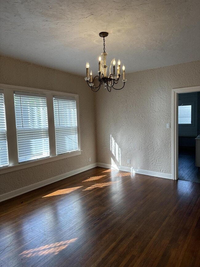 Foto del edificio - 229 Lakeland Dr