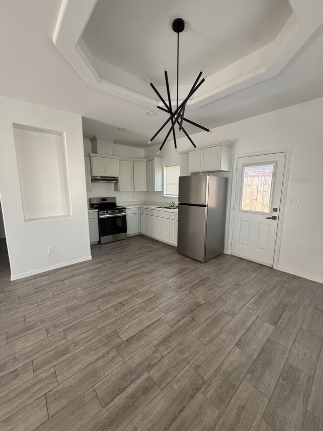 Building Photo - 2909 Basil Dr