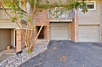 Building Photo - 6808 Eastridge Dr