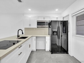 Building Photo - 2451 SW 82nd Ave