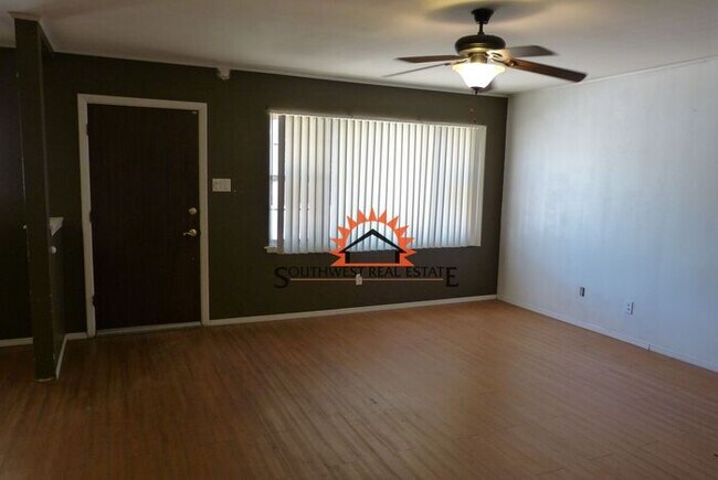 Building Photo - 3 bedroom 2 bath 1 car garage