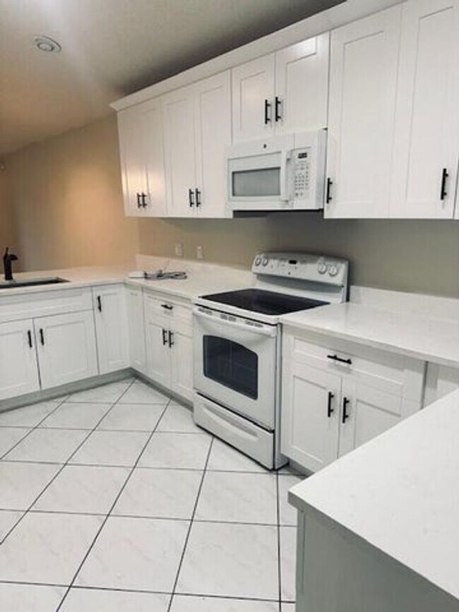 Building Photo - 222 Citrus Trail
