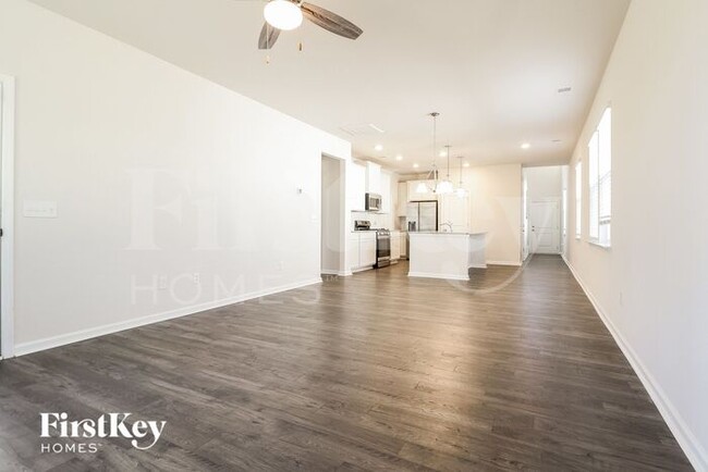 Building Photo - 522 Hillpark Ln