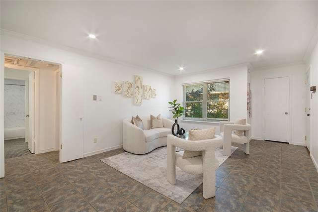 Foto del edificio - 7712 Royal Ln