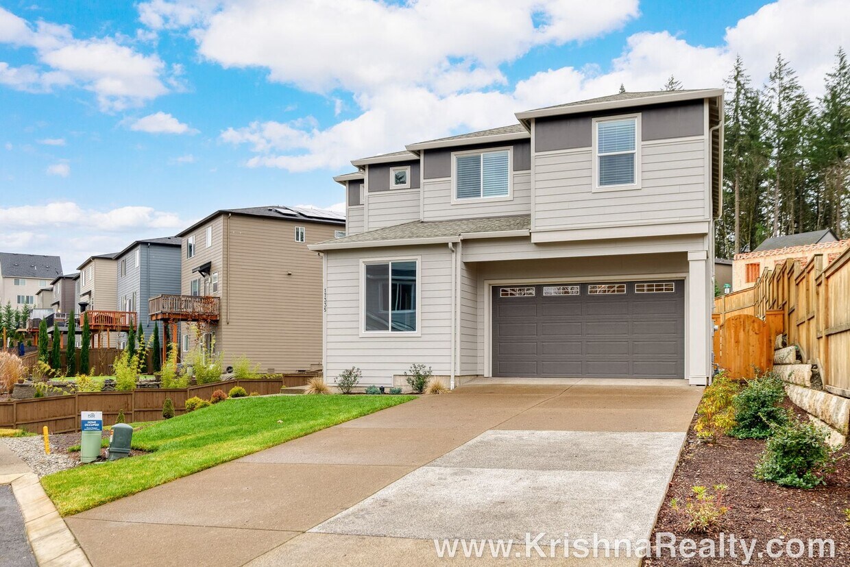 Primary Photo - Beautiful Newer 5 BD* 3 BA* Home in the Ab...