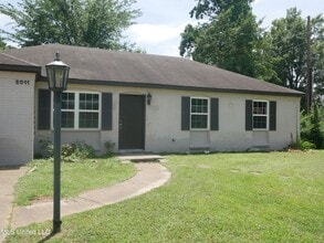 Building Photo - 2011 Coral Hills Dr