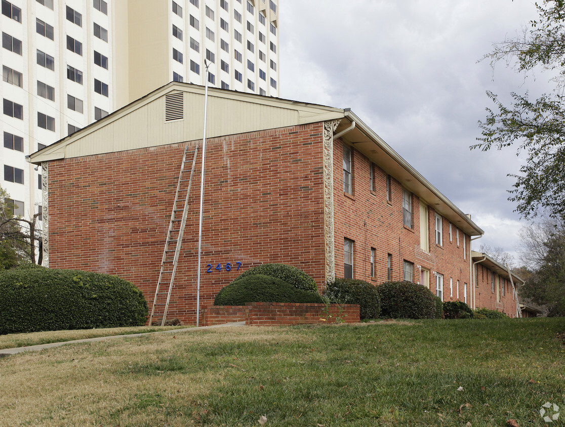 Foto del edificio - Peachtree Road Apartments